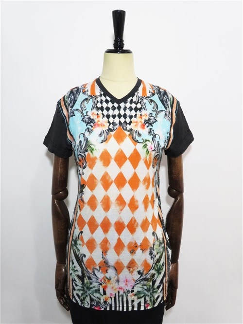 グラフィティ Vネック Tee